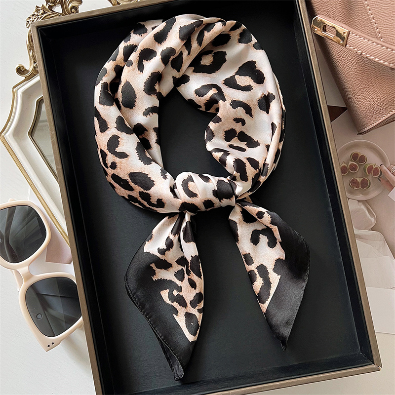 70cm Square Luxury Leopard Pri - Scarf Silk Square ulasan dan harga
